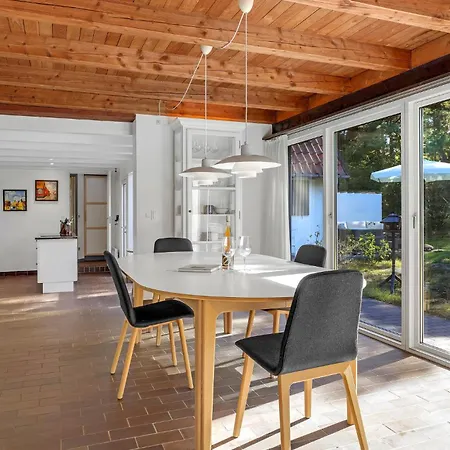 5 Bedroom Stunning Home In Nexo