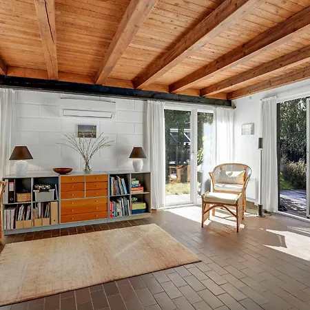 Vakantiehuis 5 Bedroom Stunning Home In Nexo *