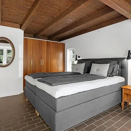 5 Bedroom Stunning Home In Nexo *
