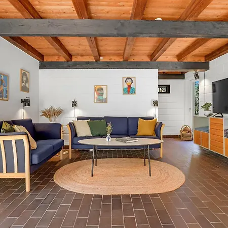 5 Bedroom Stunning Home In Nexo Vakantiehuis *