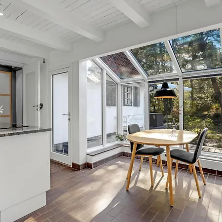 5 Bedroom Stunning Home In Nexo