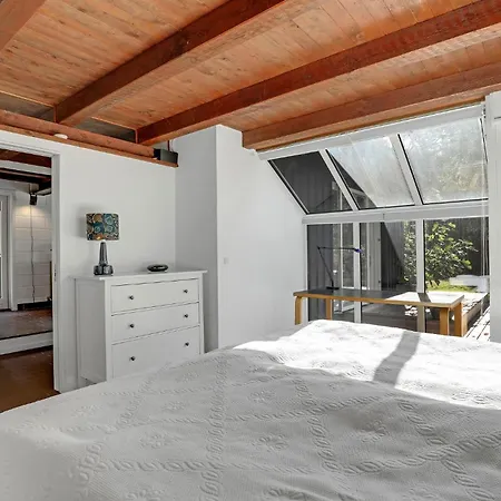 Vakantiehuis 5 Bedroom Stunning Home In Nexo