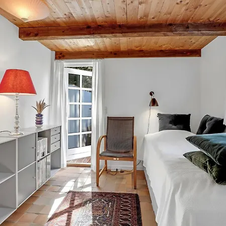 5 Bedroom Stunning Home In Nexo *